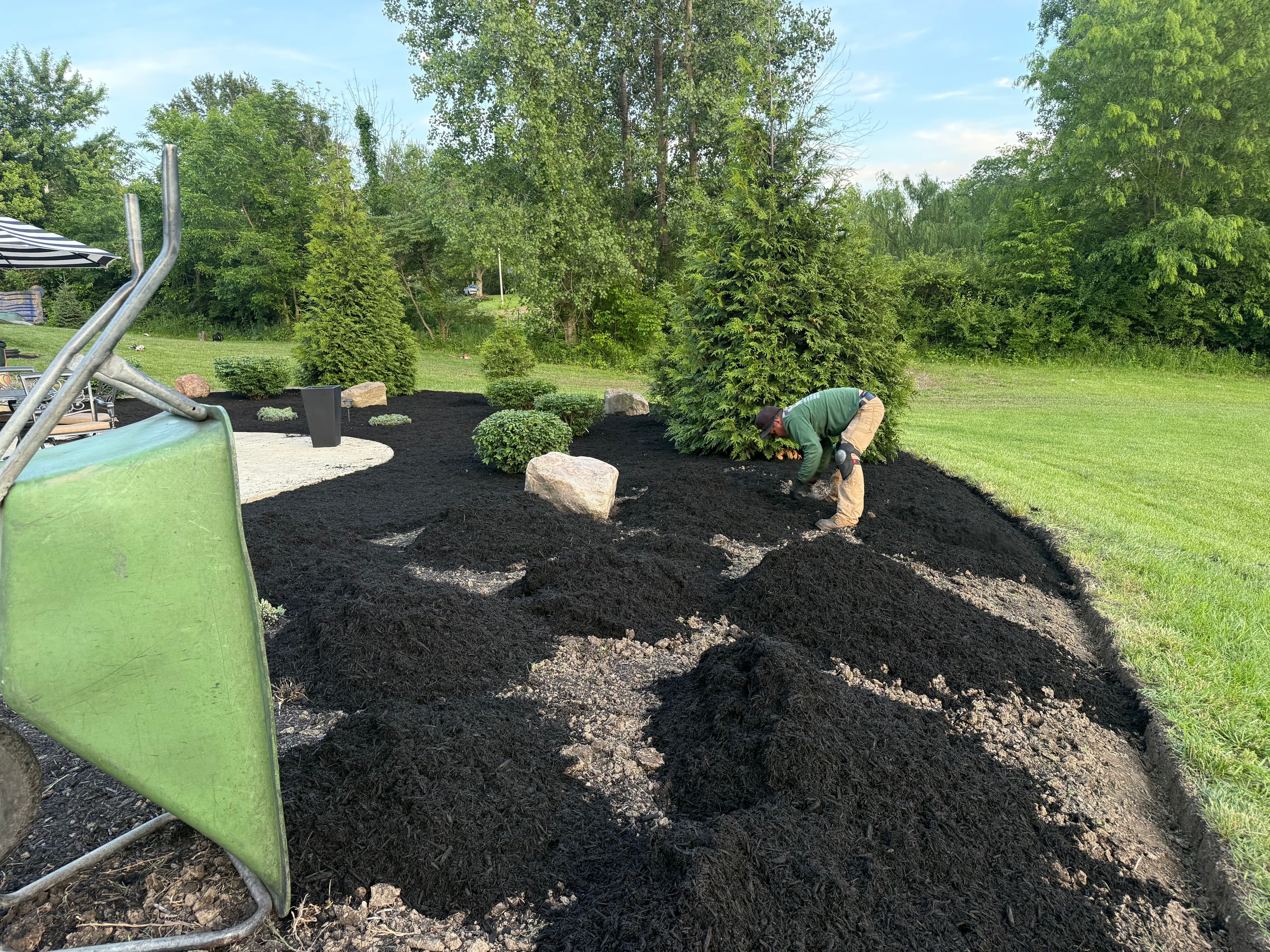 Project Fresh Mulch and Clean Beds Make a Big Difference image