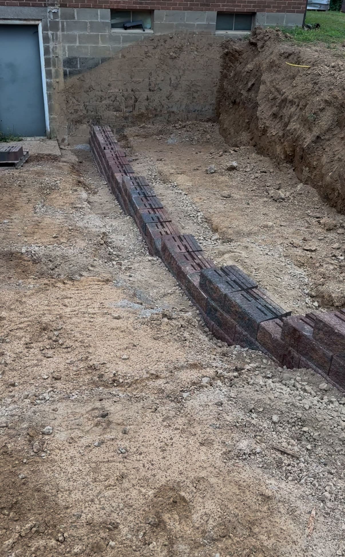 Gallery photos for Retaining Wall Build in Progress in Urbana Ohio: Image #4